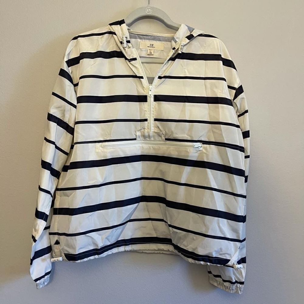 Thread and supply rain jacket size medium